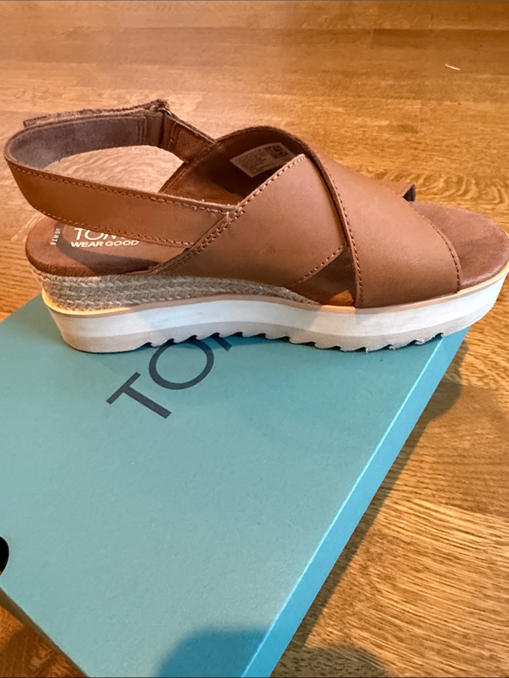 TOMS Tan Leather Crisscross Platform Sandals - Picture 8 of 11